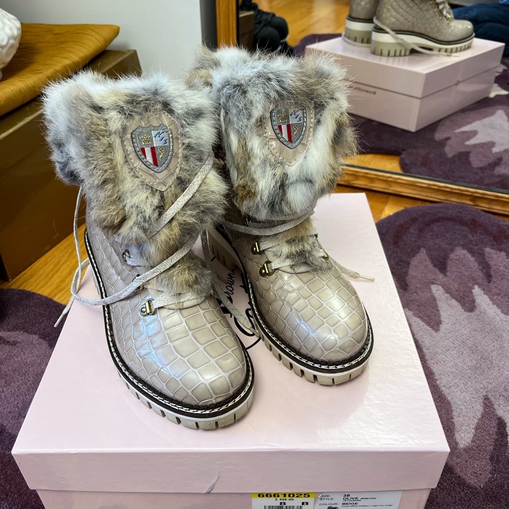 Stylish real fur winter boots